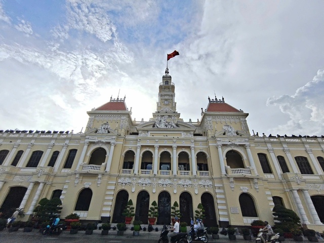 Theo dấu những th&aacute;p đồng hồ cổ giữaTP.HCM: Khi đồng hồ trở th&agrave;nh biểu tượng đ&ocirc; thị - Ảnh 3.