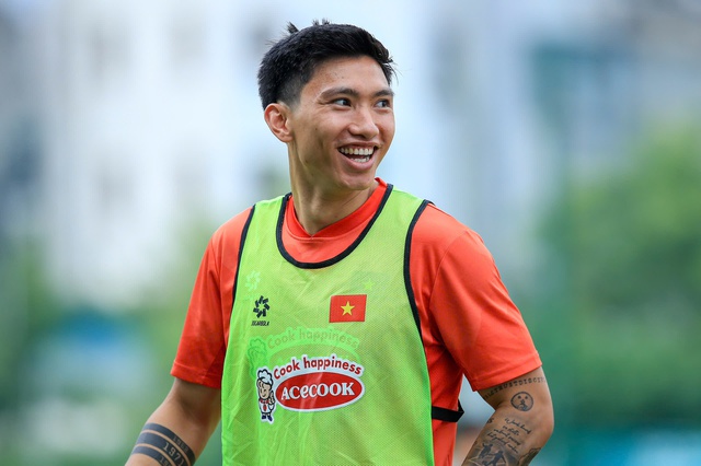 Văn Hậu bất ngờ nhắc đến CLB cũ Heerenveen, cổ vũ H&agrave; Lan thắng Ma Rốc v&ograve;ng knock-out World Cup- Ảnh 1.