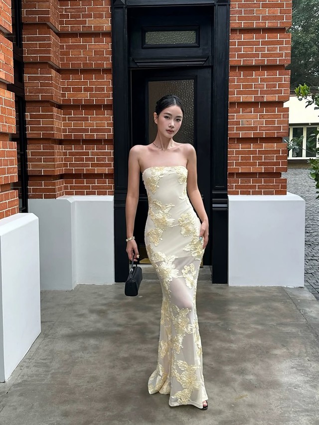Nâng tầm thần thái quyến rũ với đầm cúp ngực- Ảnh 3.