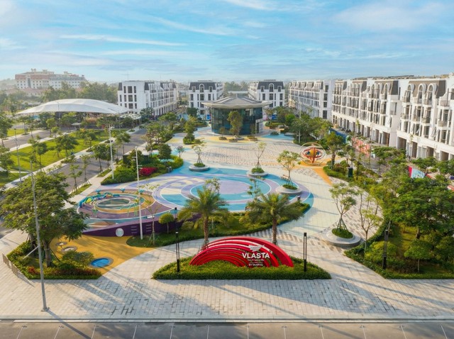 Văn Ph&uacute; v&agrave;o Top 10 doanh nghiệp bất động sản h&agrave;ng đầu Việt Nam- Ảnh 3.
