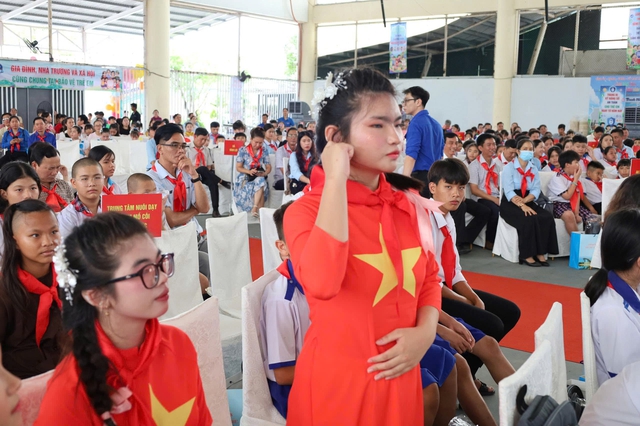 Trẻ em Cà Mau mong có hồ bơi miễn phí và môi trường học an toàn   - Ảnh 2.