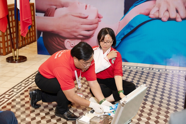 Hơn 22.000 dược sĩ của Long Ch&acirc;u sẽ trở th&agrave;nh t&igrave;nh nguyện vi&ecirc;n sơ cấp cứu- Ảnh 5.