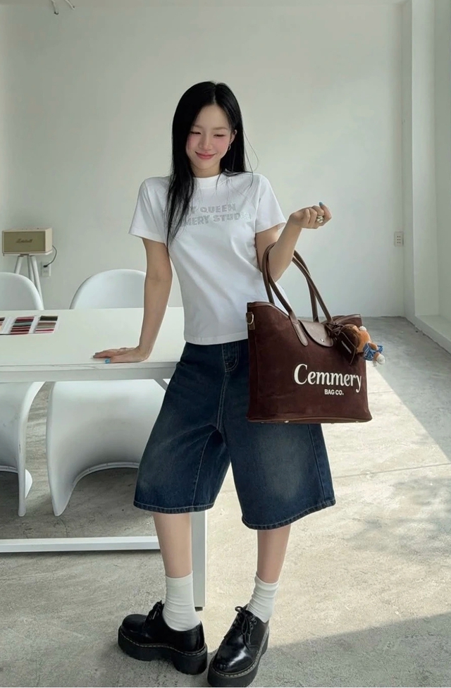 Bỏ cả thế giới vào túi tote để tự tin sải bước ngày dài - Ảnh 4.