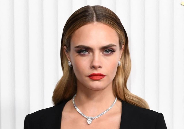 G&oacute;c khuất sau h&agrave;o quang của si&ecirc;u mẫu Cara Delevingne - Ảnh 1.