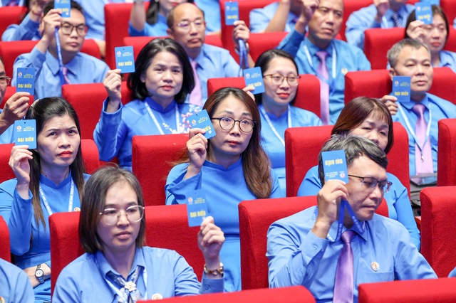 Đề xuất giảm mức đóng công đoàn phí   - Ảnh 2.