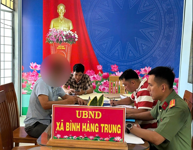 Ph&aacute;t hiện cơ sở kh&aacute;m bệnh, bốc thuốc hoạt động kh&ocirc;ng ph&eacute;p ở Đồng Th&aacute;p - Ảnh 1.