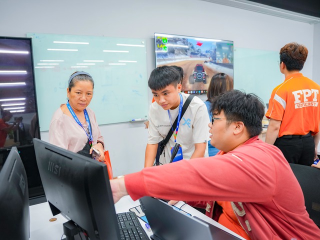 Phụ huynh v&agrave; học sinh Gen Z kỳ vọng nhiều hơn một tấm bằng đại học- Ảnh 2.