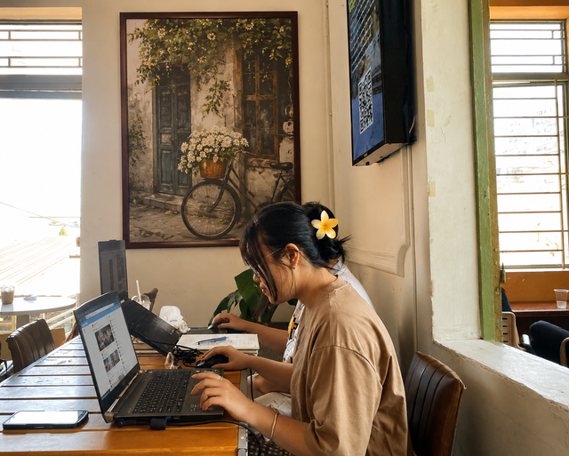 Người trẻ dành bao nhiêu thời gian online mạng xã hội mỗi ngày? - Ảnh 1.