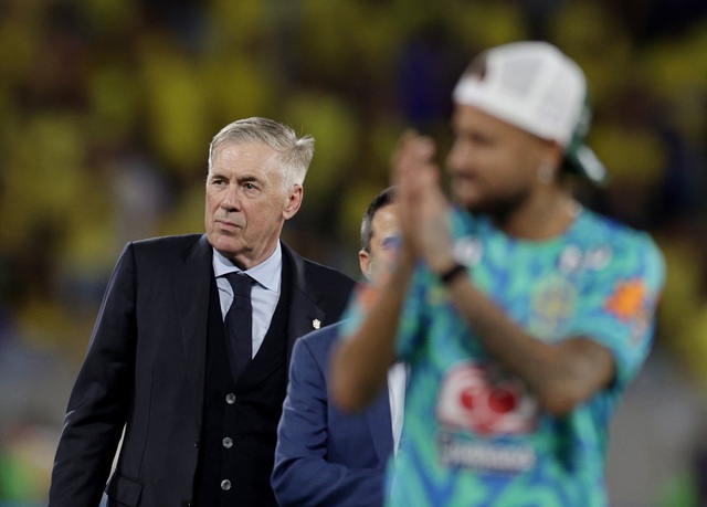 Đội tuyển Brazil bị chất vấn tr&ecirc;n đất Mỹ: &lsquo;Ronaldinho đ&acirc;u?&rsquo;- Ảnh 2.