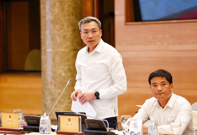 Bộ C&ocirc;ng an th&ocirc;ng tin xử l&yacute; loạt web b&oacute;ng đ&aacute;, phim lậu- Ảnh 1.