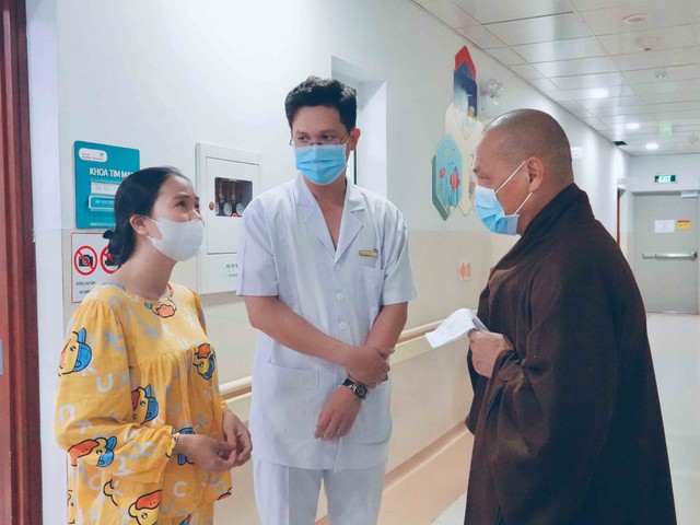 Những tờ bi&ecirc;n lai viện ph&iacute; m&ugrave;a Phật đản khiến nhiều người x&uacute;c động - Ảnh 1.