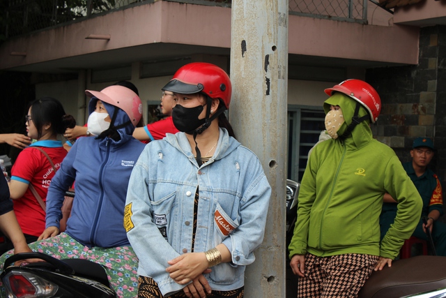 Những phụ huynh TP.HCM 'vừa thi xong lớp 10' - Ảnh 2.