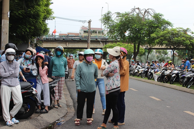Những phụ huynh TP.HCM 'vừa thi xong lớp 10' - Ảnh 3.