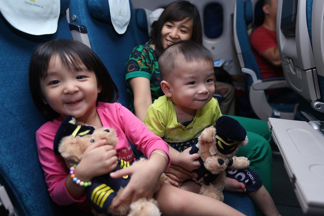Trẻ em dưới 12 tuổi được giảm 50% ph&iacute; dịch vụ s&acirc;n bay,  v&eacute; giảm bao nhi&ecirc;u?- Ảnh 2.