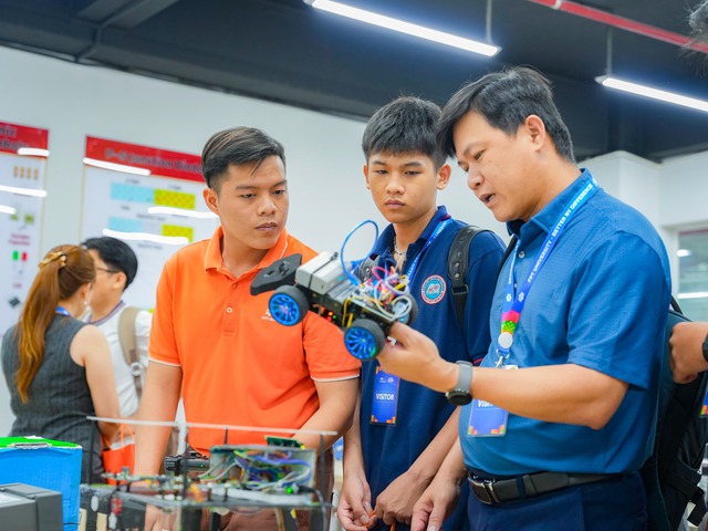 Phụ huynh v&agrave; học sinh Gen Z kỳ vọng nhiều hơn một tấm bằng đại học- Ảnh 5.