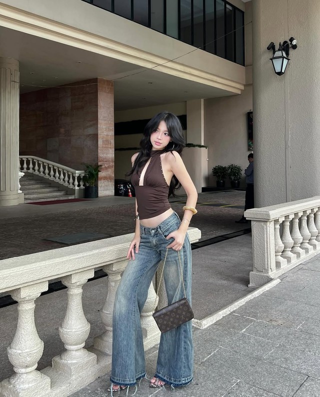 Sở hữu đôi chân dài nhờ bản phối thông minh với quần jeans- Ảnh 5.