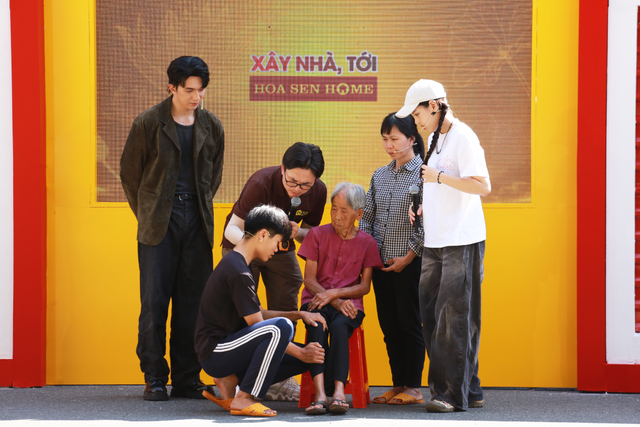 Nữ ca sĩ cao 1,75m bật kh&oacute;c trong show thực tế - Ảnh 1.