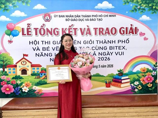 Tình yêu nghề của cô giáo mầm non TP.HCM mỗi ngày chạy xe máy gần 60 km- Ảnh 6.