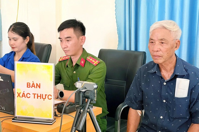 Cụ &ocirc;ng đạp xe gần 800 km lấy mẫu ADN t&igrave;m 2 anh trai l&agrave; liệt sĩ- Ảnh 2.
