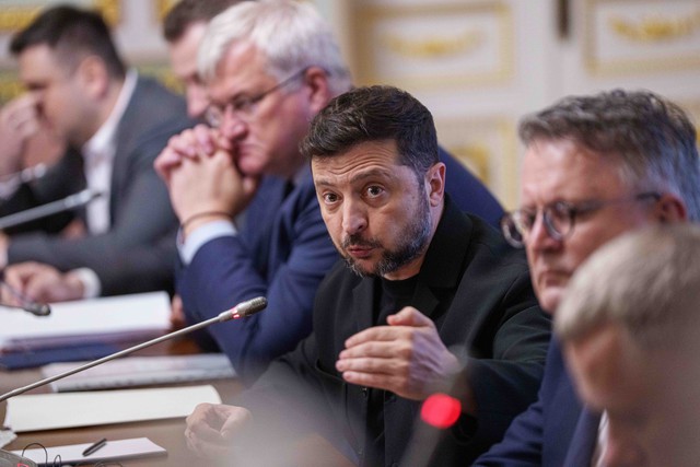 Chiến sự Ukraine ngày 1.588: Kyiv tập kích trung tâm liên lạc vũ trụ Nga - Ảnh 1.