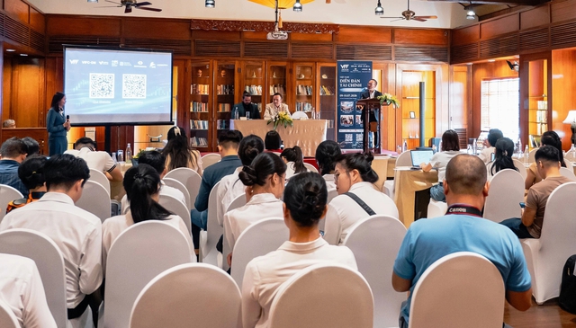 Đ&agrave; Nẵng sắp đ&oacute;n h&agrave;ng trăm 'bộ &oacute;c' t&agrave;i ch&iacute;nh thế giới- Ảnh 1.