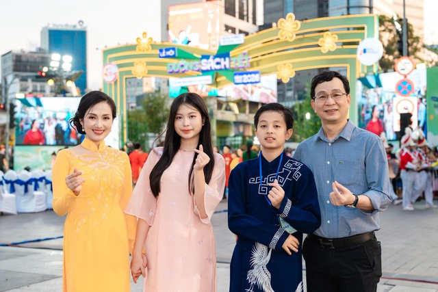 MC Phương Thảo, ‘người kể chuyện’ của thành phố- Ảnh 2.
