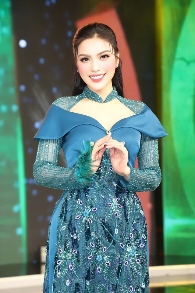 'Gia t&agrave;i' đặc biệt của MC Kim Huyền S&acirc;m sau 2 thập kỷ v&agrave;o showbiz - Ảnh 4.