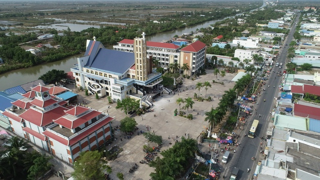 Kh&aacute;ch h&agrave;nh hương về dự lễ phong Ch&acirc;n phước cha Trương Bửu Diệp bằng đường thủy n&agrave;o?   - Ảnh 2.