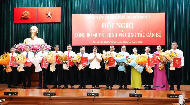 TP.HCM điều động 12 bí thư, phó bí thư phường, xã- Ảnh 1.