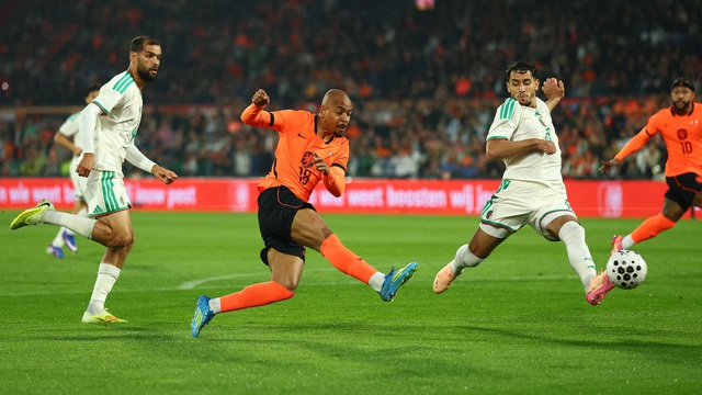 Con trai Zidane tỏa s&aacute;ng gi&uacute;p Algeria đ&aacute;nh bại H&agrave; Lan, World Cup n&oacute;ng rực trước giờ G- Ảnh 3.