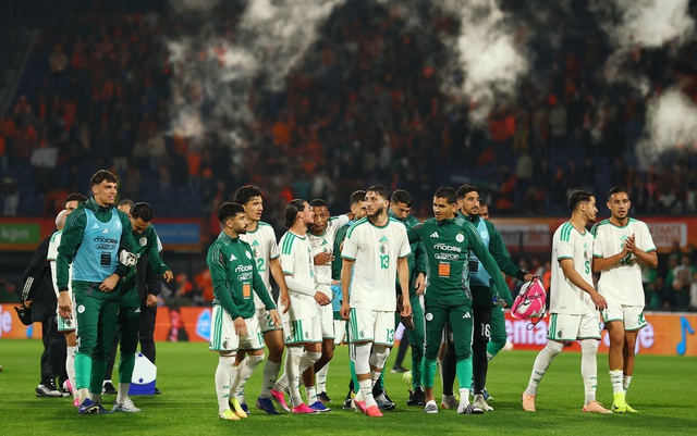 Con trai Zidane tỏa s&aacute;ng gi&uacute;p Algeria đ&aacute;nh bại H&agrave; Lan, World Cup n&oacute;ng rực trước giờ G- Ảnh 2.