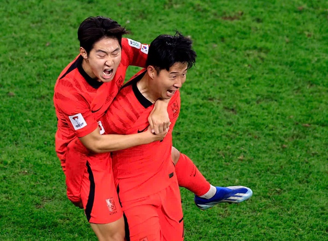 So tài Á - Phi ở đấu trường World Cup- Ảnh 1. So tài Á - Phi ở đấu trường World Cup- Ảnh 1.