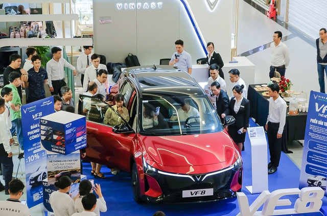 Gần 1.600 người đặt mua xe VinFast VF 8 thế hệ mới mỗi ng&agrave;y- Ảnh 1.