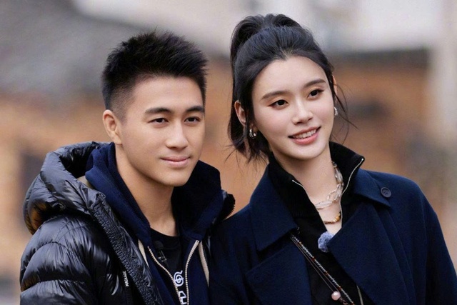 Giá cổ phiếu công ty Hà Du Quân biến động sau đám cưới với Hề Mộng Dao - Ảnh 1.