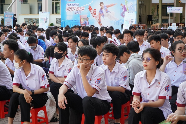 Khoảng 10.000 học sinh Cần Thơ kh&ocirc;ng được v&agrave;o lớp 10 c&ocirc;ng lập - Ảnh 1.