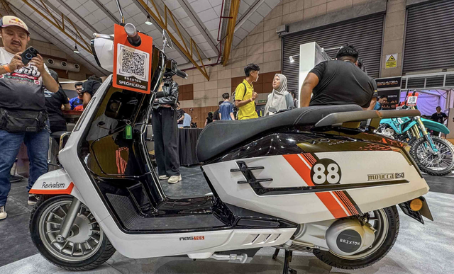 Xe tay ga gi&aacute; gần 85 triệu đồng sản xuất tại Trung Quốc, nh&aacute;i kiểu d&aacute;ng Lambretta - Ảnh 2.
