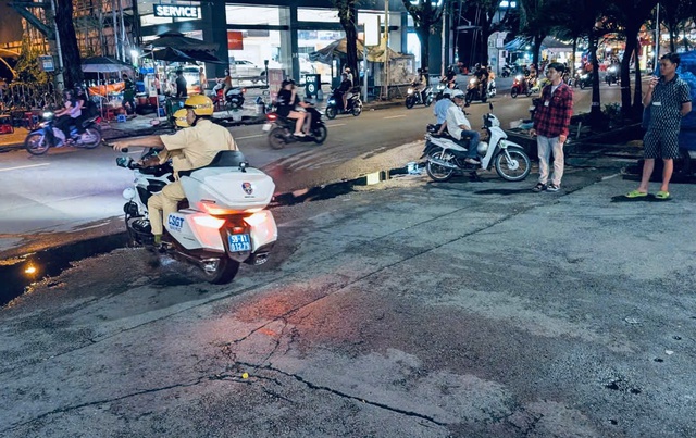 Giữa giờ cao điểm TP.HCM, quả tim hiến tặng đến bệnh viện chỉ sau 4 ph&uacute;t - Ảnh 1.