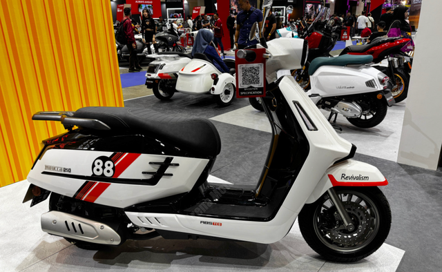 Xe tay ga gi&aacute; gần 85 triệu đồng sản xuất tại Trung Quốc, nh&aacute;i kiểu d&aacute;ng Lambretta - Ảnh 1.