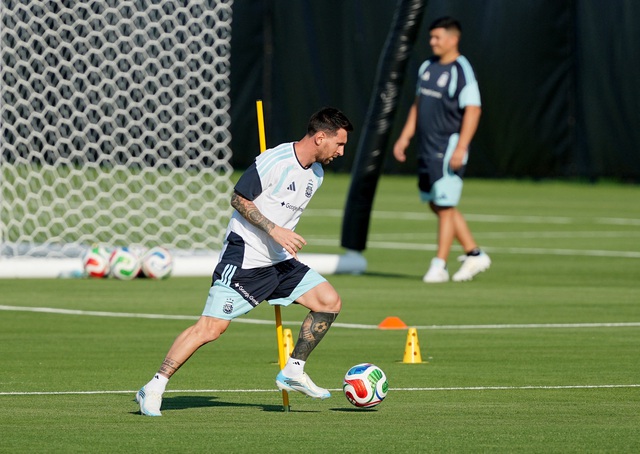 Đội tuyển Argentina v&agrave; Messi li&ecirc;n tiếp nhận tin vui- Ảnh 1.
