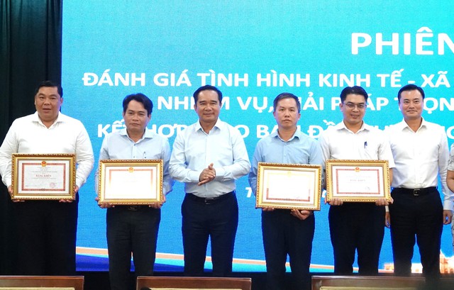  TP.HCM sẽ cắt vốn dự án giải ngân 'lẹt đẹt' - Ảnh 2.