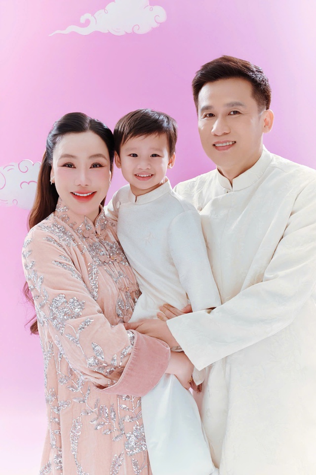 Hồ Quỳnh Hương, Dương Cầm "xuất chi&ecirc;u" xử l&yacute; nhạc t&igrave;nh Đức Huy   - Ảnh 1.