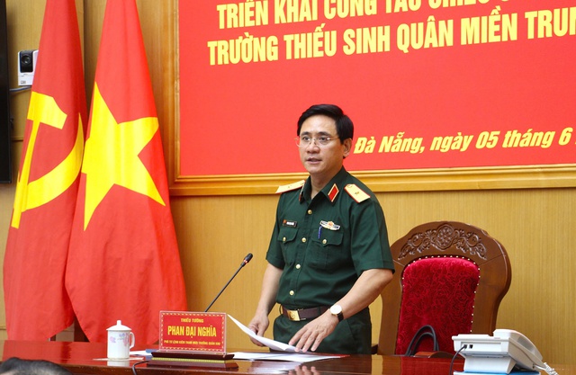 Điều g&igrave; khiến hơn 1.000 học sinh nộp hồ sơ v&agrave;o Trường Thiếu sinh qu&acirc;n miền Trung?- Ảnh 1.