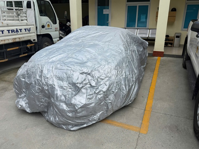 Lấy lời khai nam thanh ni&ecirc;n biểu diễn &ocirc; t&ocirc; Porsche trong khu Sala - Ảnh 2.