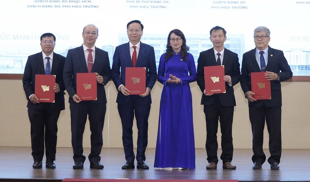 Bổ nhiệm loạt hiệu trưởng, hiệu ph&oacute; c&aacute;c trường th&agrave;nh vi&ecirc;n ĐH Quốc gia TP.HCM - Ảnh 2.