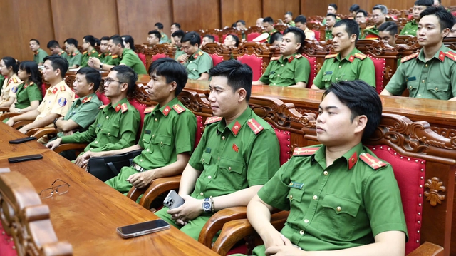 Bộ C&ocirc;ng an điều động 149 c&aacute;n bộ, chiến sĩ C&ocirc;ng an Đ&agrave; Nẵng- Ảnh 2.