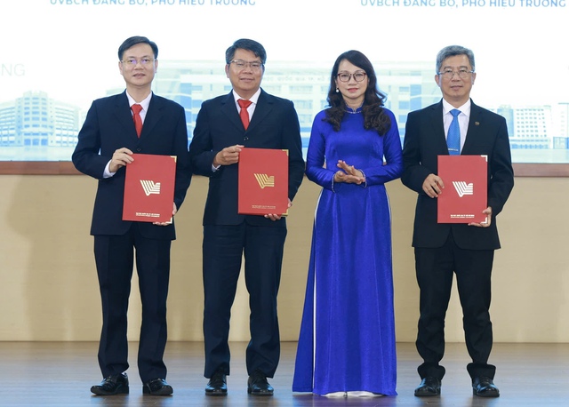 Bổ nhiệm loạt hiệu trưởng, hiệu ph&oacute; c&aacute;c trường th&agrave;nh vi&ecirc;n ĐH Quốc gia TP.HCM - Ảnh 6.