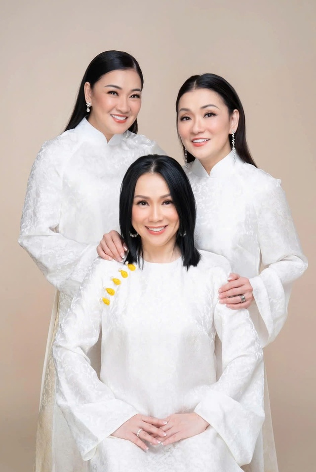 Cuộc sống Tam Ca &Aacute;o Trắng tr&ecirc;n đất Mỹ - Ảnh 4.
