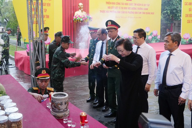 Ph&oacute; thủ tướng Ch&iacute;nh phủ dự lễ t&igrave;m kiếm h&agrave;i cốt liệt sĩ tại Quảng Ng&atilde;i- Ảnh 1.