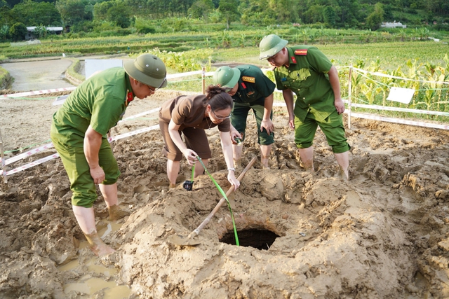 Cao Bằng: 'hố tử thần' s&acirc;u 5 m, chuy&ecirc;n gia cảnh b&aacute;o g&igrave;? - Ảnh 2.