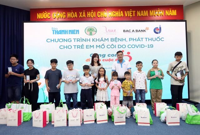 Trẻ mồ côi do Covid-19 ấm lòng, vui tươi trong ngày hội sức khỏe- Ảnh 6. Trẻ mồ côi do Covid-19 ấm lòng, vui tươi trong ngày hội sức khỏe- Ảnh 6.